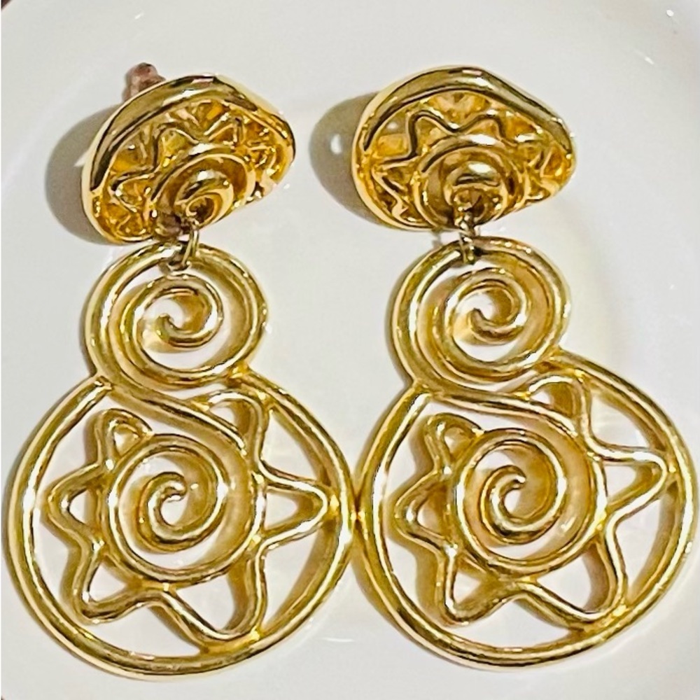 Elegant Gold tone Spiral Earrings